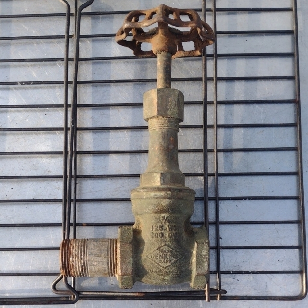 Vintage Metal Copper 3/4"Valve with Handle